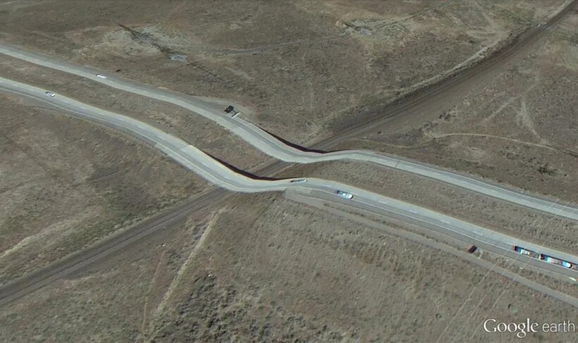 Блог - 15 фотографий из Google Earth, которые противоречат здравому смыслу 15 фотографий из Google Earth, которые противоречат здравому смыслу
