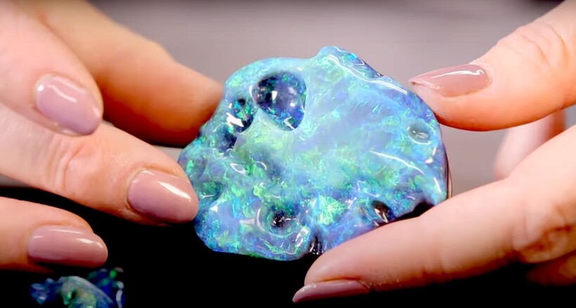 Блог - Видео: Почему австралийские черные опалы так дорого стоят Видео: Почему австралийские черные опалы так дорого стоят