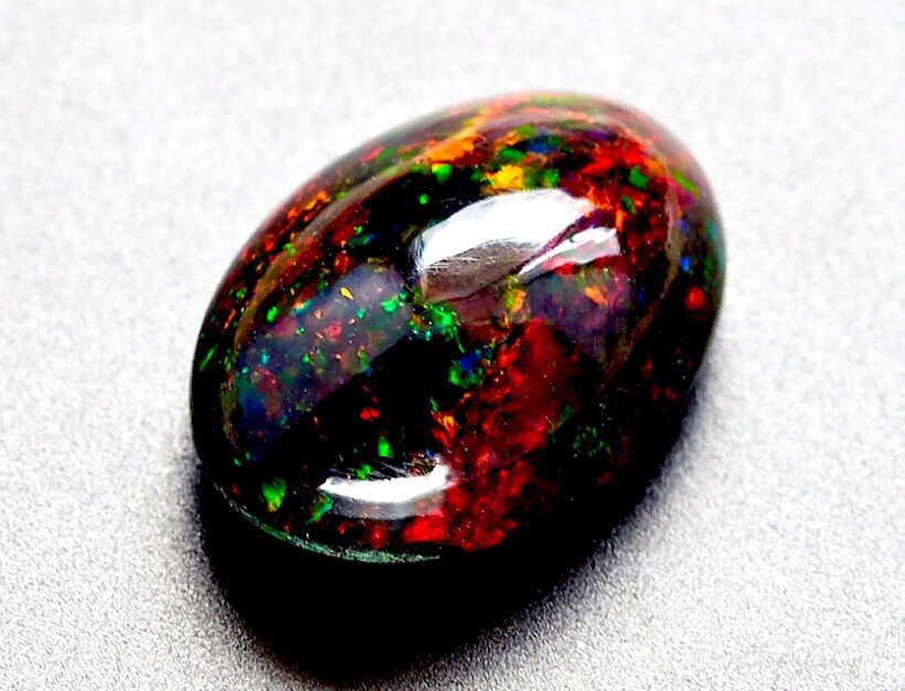 Блог - Видео: Почему австралийские черные опалы так дорого стоят Видео: Почему австралийские черные опалы так дорого стоят