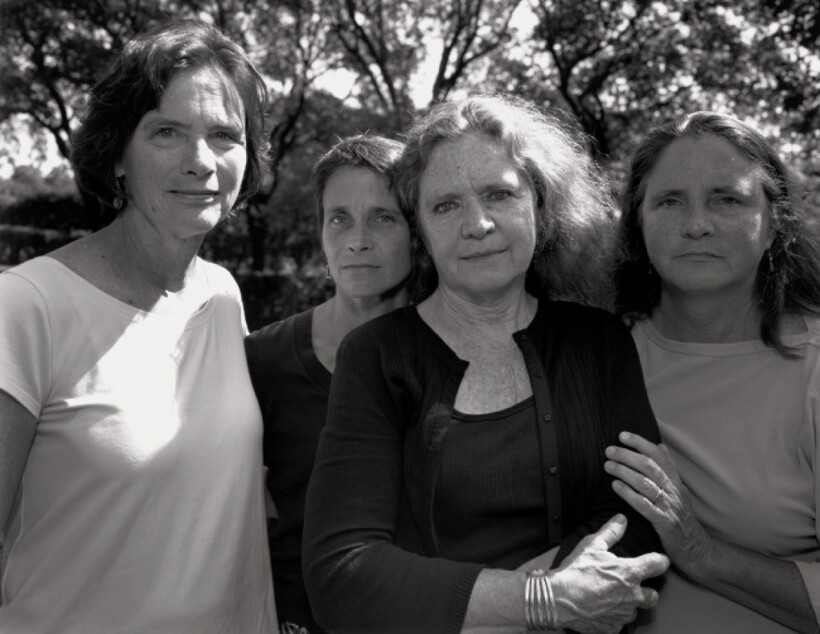 21 удивительный снимок сестер, которые сорок лет фотографировались вместе