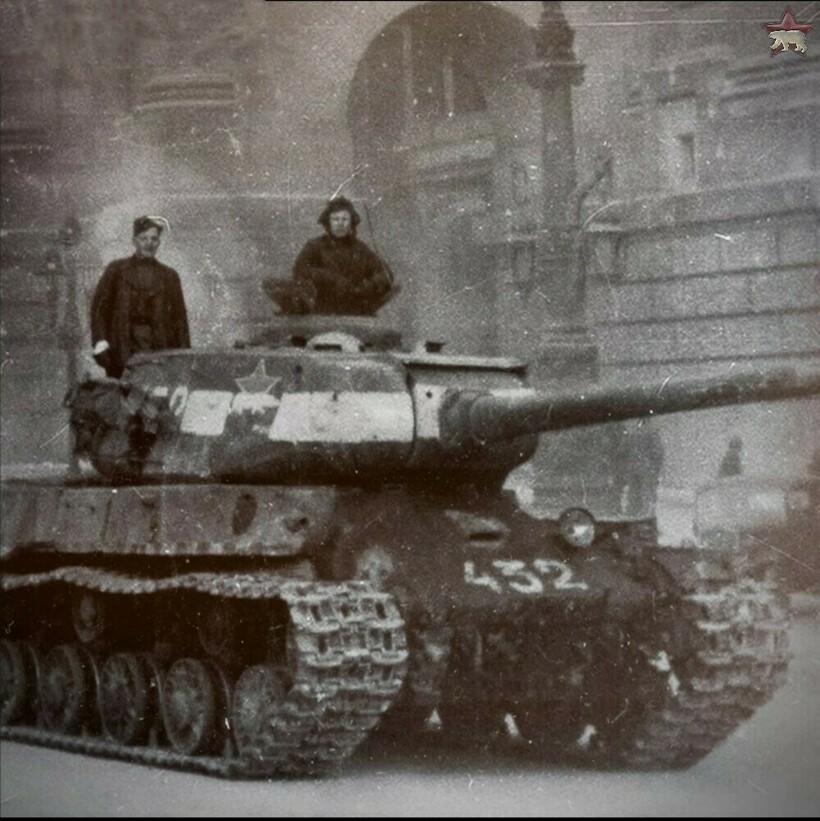 По знакам военные определяли, враг перед ними или союзник По знакам военные определяли, враг перед ними или союзник