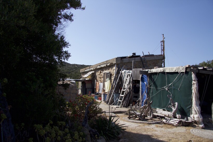 Эти четыре стены стали домом для Моранди на многие годы Эти четыре стены стали домом для Моранди на многие годы