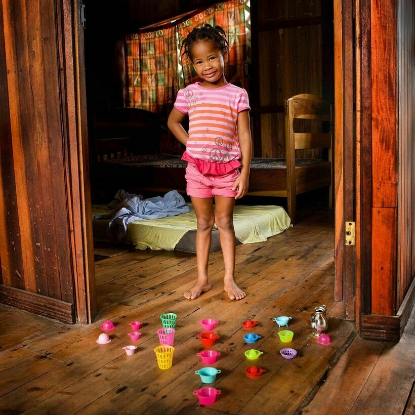 Когда фото значат больше слов: 20 детей из разных стран показали свои любимые игрушки