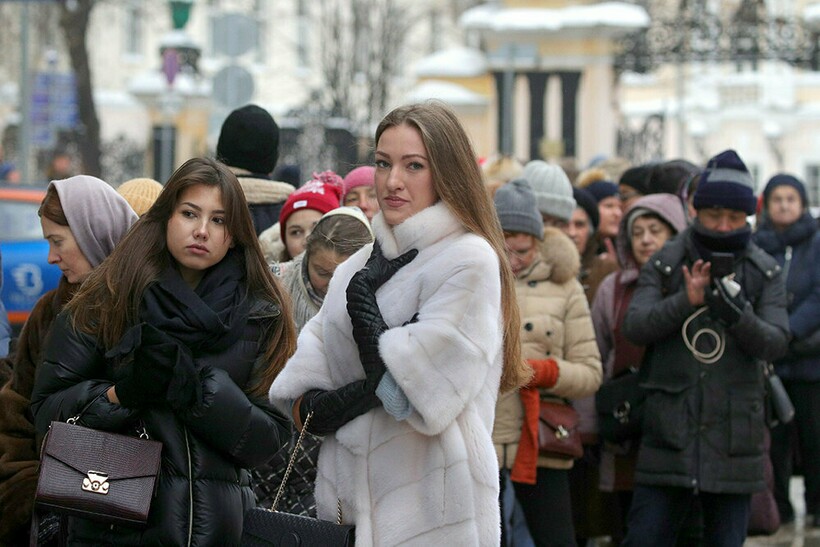 Русские девушки всегда при параде, даже зимой Русские девушки всегда при параде, даже зимой