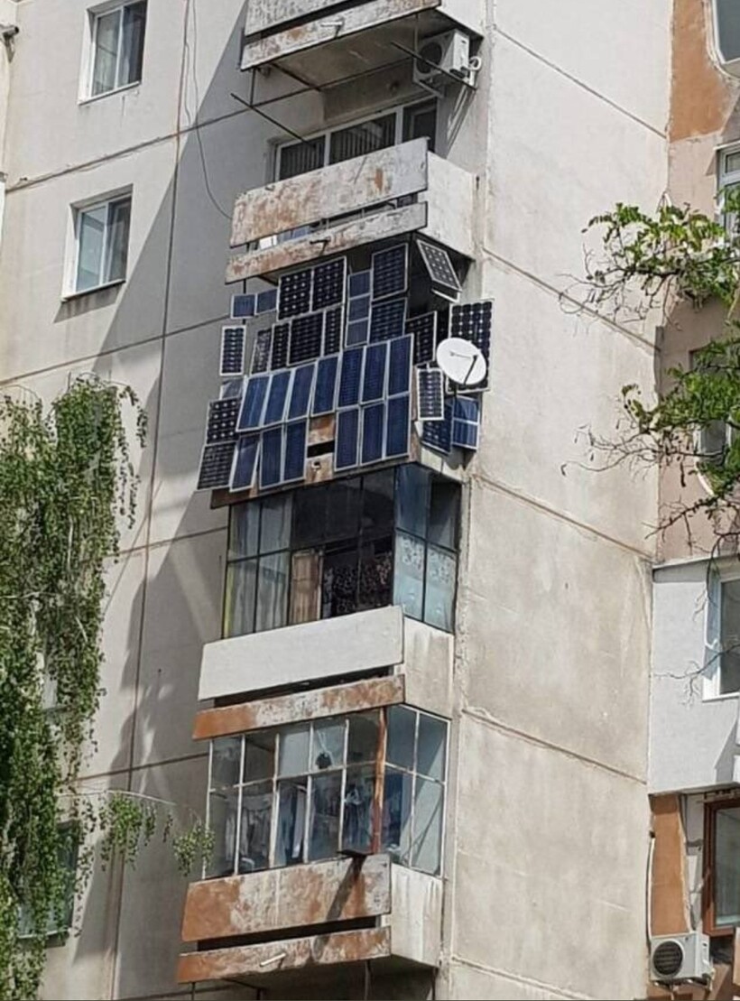 Блог - Шедевры самостроя: 16 уж очень странных балконов с изюминкой Шедевры самостроя: 16 уж очень странных балконов с изюминкой