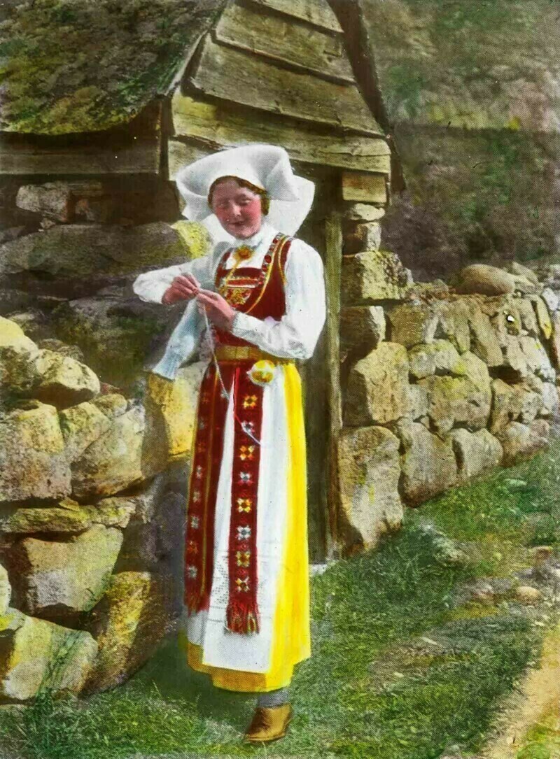 Блог - Онлайн-экскурсия в прошлое: 18 черно-белых фото Норвегии, которые стали цветными Онлайн-экскурсия в прошлое: 18 черно-белых фото Норвегии, которые стали цветными