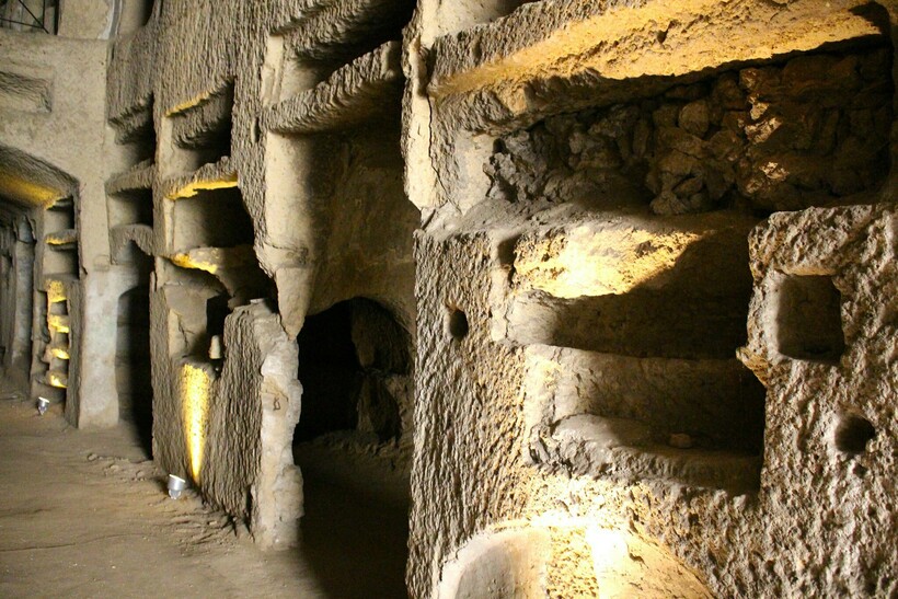 Катакомбы Каподимонте. Фото: Jim Hedd/ flickr.com Катакомбы Каподимонте. Фото: Jim Hedd/ flickr.com