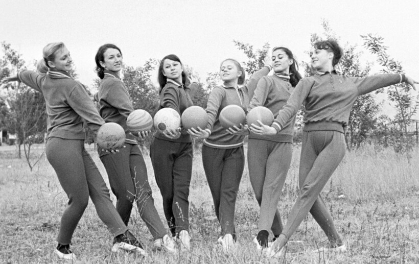 Блог - 25 архивных фотографий: как выглядели женские спортивные команды СССР 25 архивных фотографий: как выглядели женские спортивные команды СССР