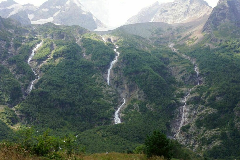 Живописный водопад, долгое время скрывавшийся от людей. Фото: tripsecrets.ru Живописный водопад, долгое время скрывавшийся от людей. Фото: tripsecrets.ru