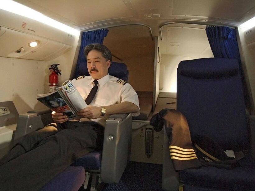 Блог - Борода, книги и еще 10 вещей, которые разрешены обычным людям, но запрещены пилотам Борода, книги и еще 10 вещей, которые разрешены обычным людям, но запрещены пилотам