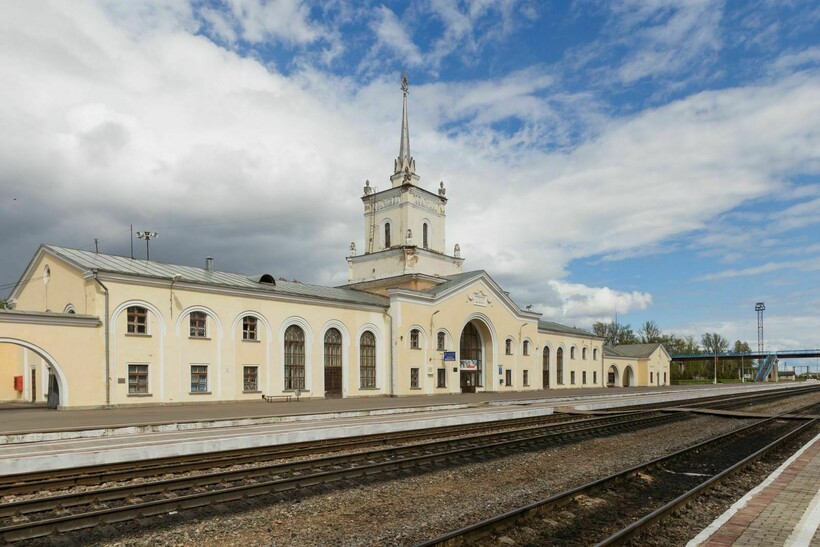 Ж/д станция Дно. Фото: wiki.nashtransport.ru  Ж/д станция Дно. Фото: wiki.nashtransport.ru