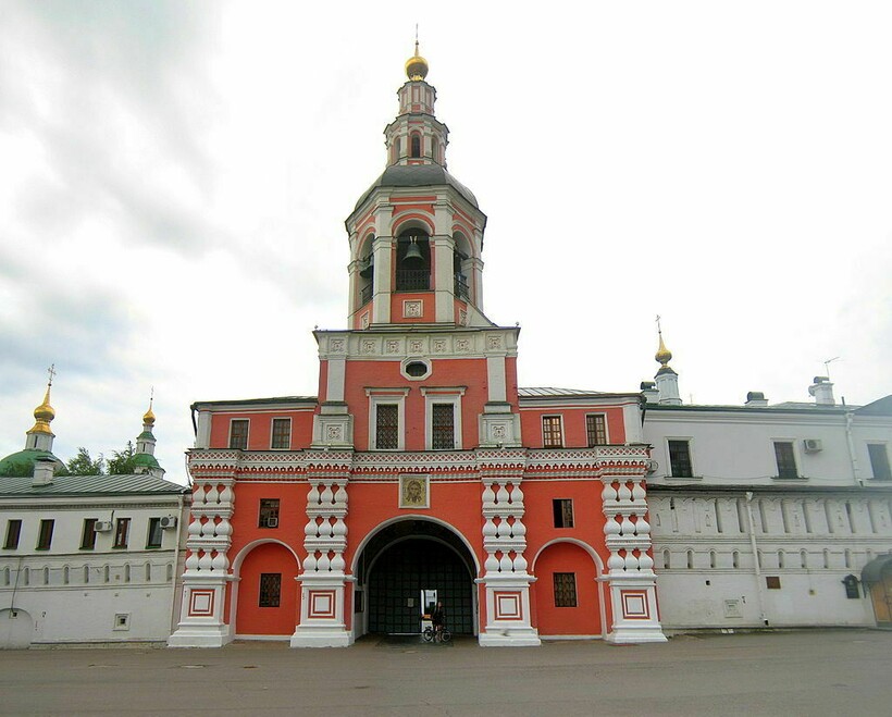 Надвратная церковь Данилова монастыря в Москве. Фото: ru.wikipedia.org