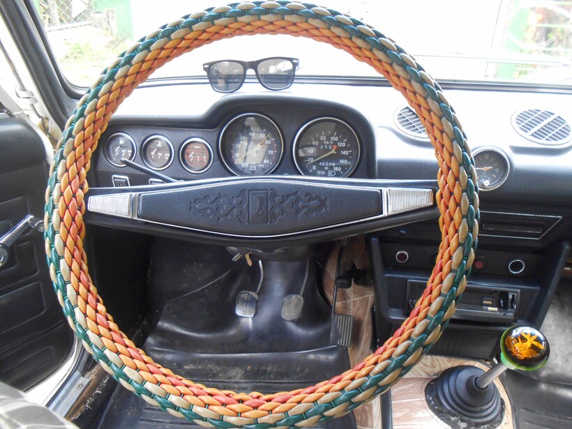 Блог - Изолента, розочки и ковры: 7 приемов тюнинга автомобиля в СССР Изолента, розочки и ковры: 7 приемов тюнинга автомобиля в СССР