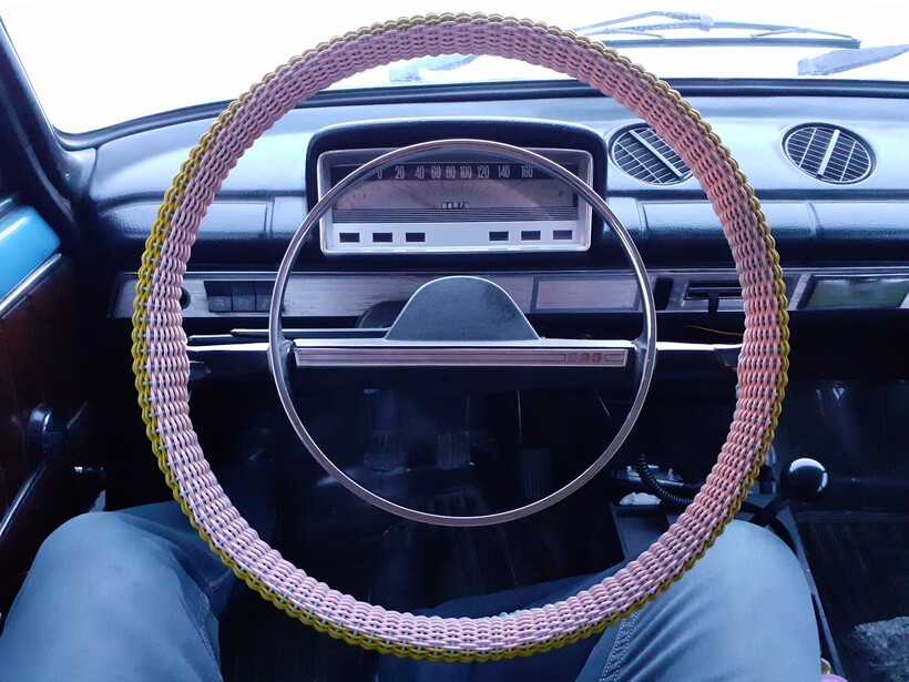 Блог - Изолента, розочки и ковры: 7 приемов тюнинга автомобиля в СССР Изолента, розочки и ковры: 7 приемов тюнинга автомобиля в СССР