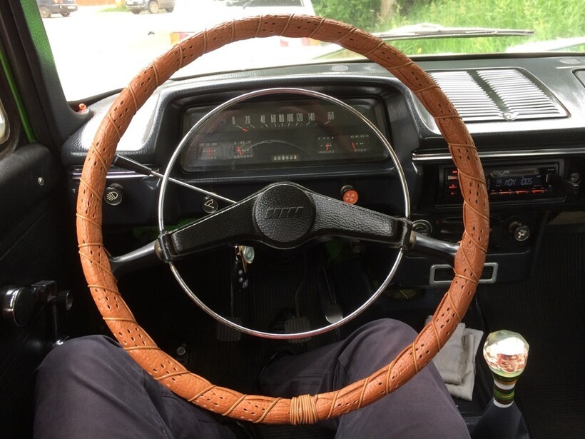 Блог - Изолента, розочки и ковры: 7 приемов тюнинга автомобиля в СССР Изолента, розочки и ковры: 7 приемов тюнинга автомобиля в СССР