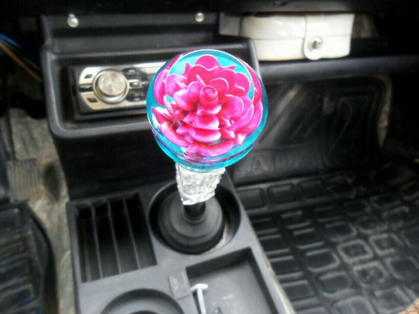 Блог - Изолента, розочки и ковры: 7 приемов тюнинга автомобиля в СССР Изолента, розочки и ковры: 7 приемов тюнинга автомобиля в СССР