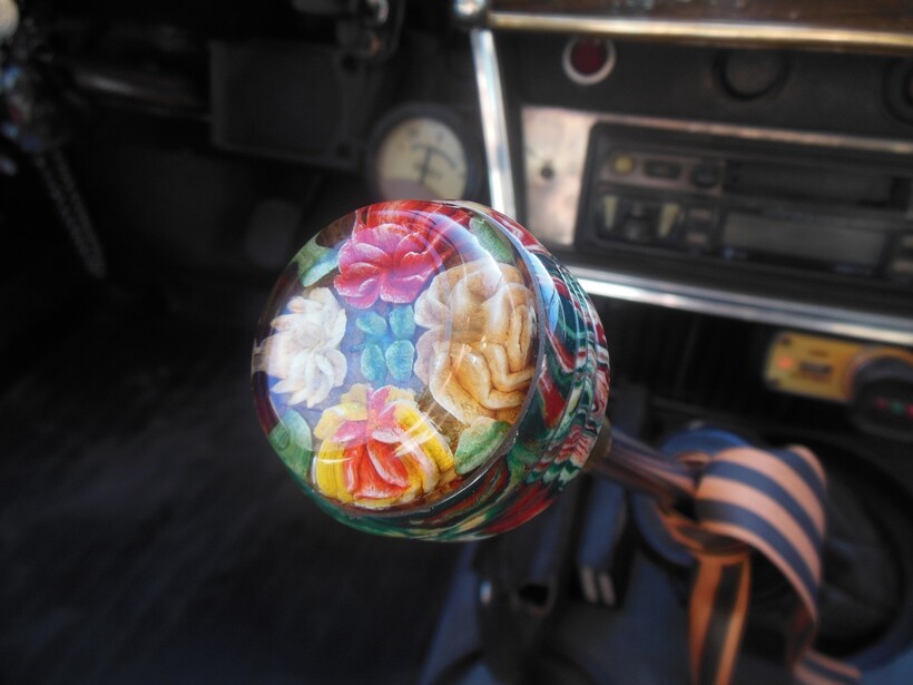 Блог - Изолента, розочки и ковры: 7 приемов тюнинга автомобиля в СССР Изолента, розочки и ковры: 7 приемов тюнинга автомобиля в СССР