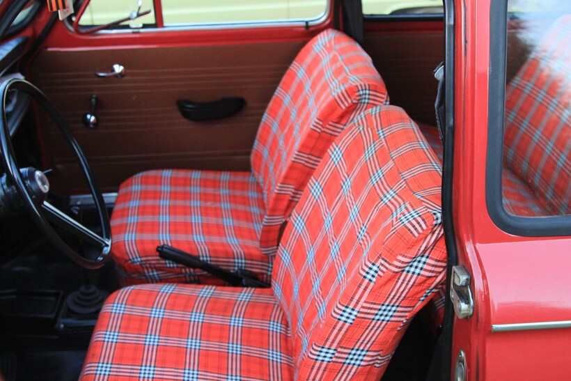 Блог - Изолента, розочки и ковры: 7 приемов тюнинга автомобиля в СССР Изолента, розочки и ковры: 7 приемов тюнинга автомобиля в СССР