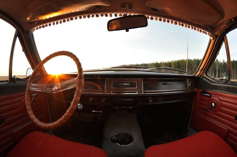 Блог - Изолента, розочки и ковры: 7 приемов тюнинга автомобиля в СССР Изолента, розочки и ковры: 7 приемов тюнинга автомобиля в СССР