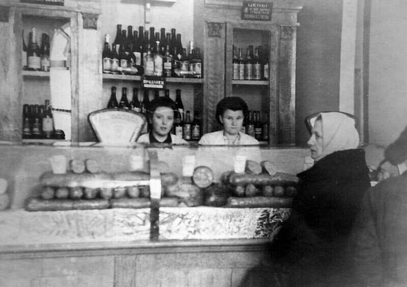Блог - От сельпо до ГУМа: 17 фото о том, как выглядели магазины в СССР От сельпо до ГУМа: 17 фото о том, как выглядели магазины в СССР