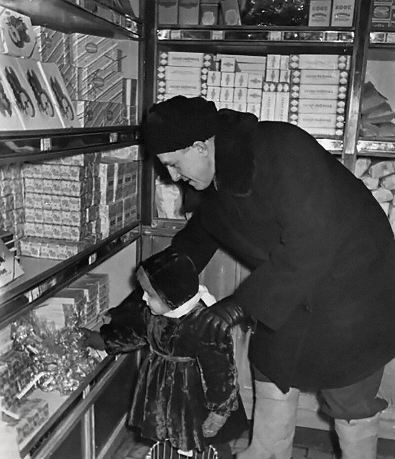 Блог - От сельпо до ГУМа: 17 фото о том, как выглядели магазины в СССР От сельпо до ГУМа: 17 фото о том, как выглядели магазины в СССР