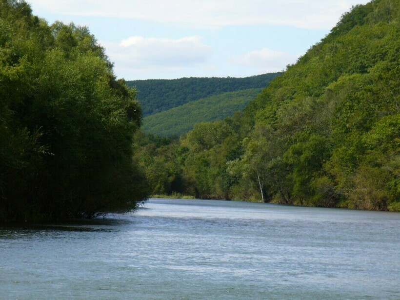 На реке Авакуумовка стоит село Михайловка, где проживают тазы. Фото: baikal.shamora.info