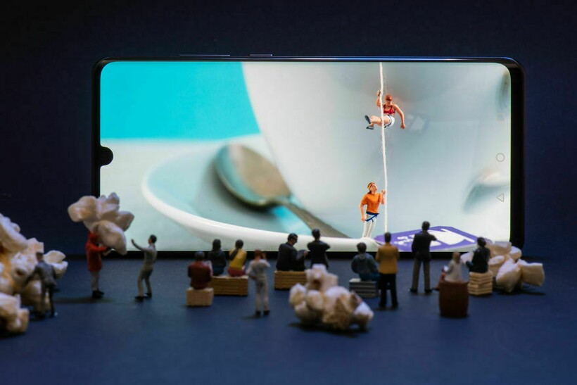 Блог - 30 миниатюрных сюжетов из мира Петера Чаквари, созданного при помощи обычных вещей 30 миниатюрных сюжетов из мира Петера Чаквари, созданного при помощи обычных вещей