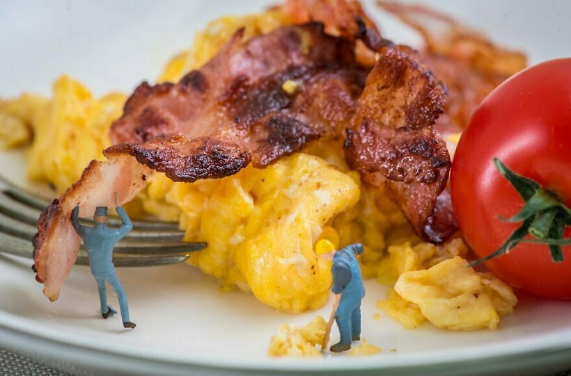 Блог - 30 миниатюрных сюжетов из мира Петера Чаквари, созданного при помощи обычных вещей 30 миниатюрных сюжетов из мира Петера Чаквари, созданного при помощи обычных вещей