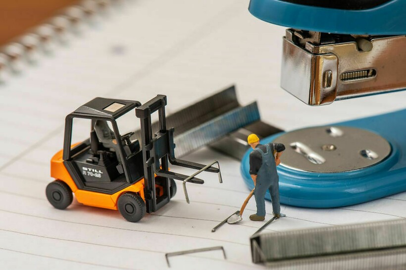 Блог - 30 миниатюрных сюжетов из мира Петера Чаквари, созданного при помощи обычных вещей 30 миниатюрных сюжетов из мира Петера Чаквари, созданного при помощи обычных вещей