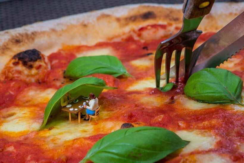 Блог - 30 миниатюрных сюжетов из мира Петера Чаквари, созданного при помощи обычных вещей 30 миниатюрных сюжетов из мира Петера Чаквари, созданного при помощи обычных вещей