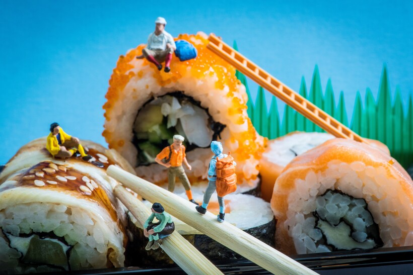 Блог - 30 миниатюрных сюжетов из мира Петера Чаквари, созданного при помощи обычных вещей 30 миниатюрных сюжетов из мира Петера Чаквари, созданного при помощи обычных вещей