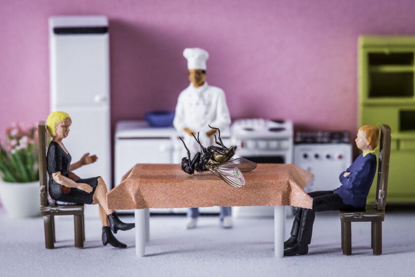 Блог - 30 миниатюрных сюжетов из мира Петера Чаквари, созданного при помощи обычных вещей 30 миниатюрных сюжетов из мира Петера Чаквари, созданного при помощи обычных вещей