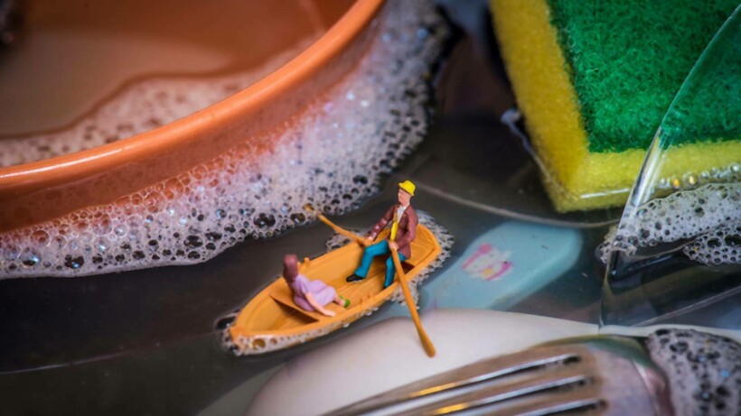 Блог - 30 миниатюрных сюжетов из мира Петера Чаквари, созданного при помощи обычных вещей 30 миниатюрных сюжетов из мира Петера Чаквари, созданного при помощи обычных вещей