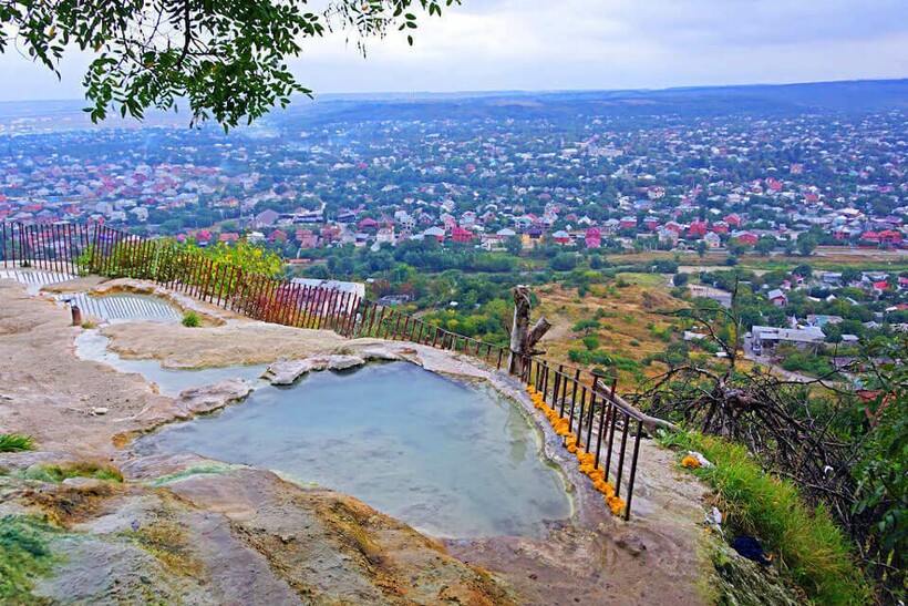 Вид с «ванн». Фото: guruturizma.ru  Вид с «ванн». Фото: guruturizma.ru