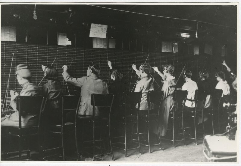 Телефонная станция в 1917 году в Петрограде. Фото: МАММ/МДФ