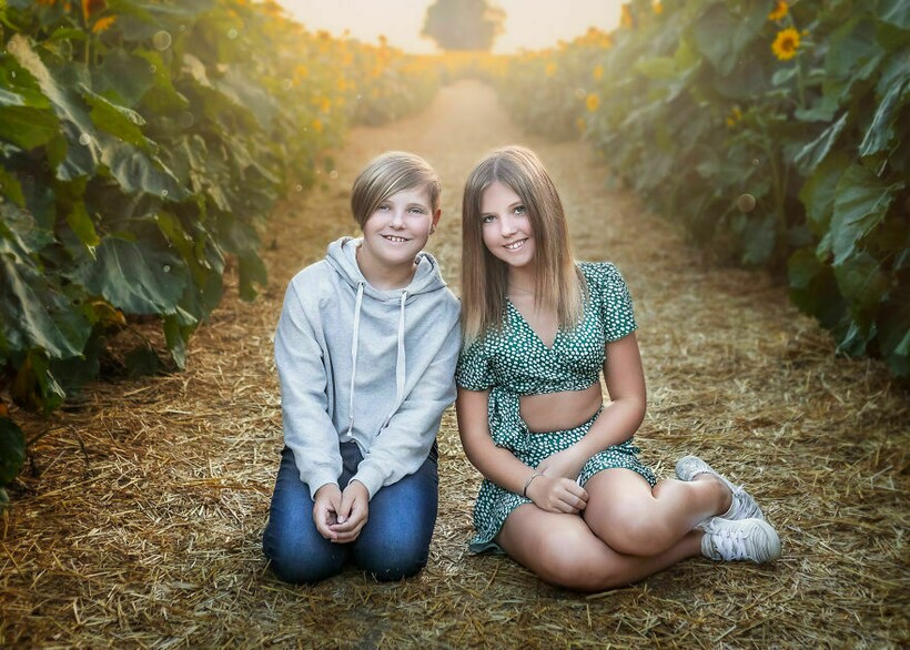 Блог - Фотограф показал удивительное внешнее сходство и близость 15 сестер Фотограф показал удивительное внешнее сходство и близость 15 сестер