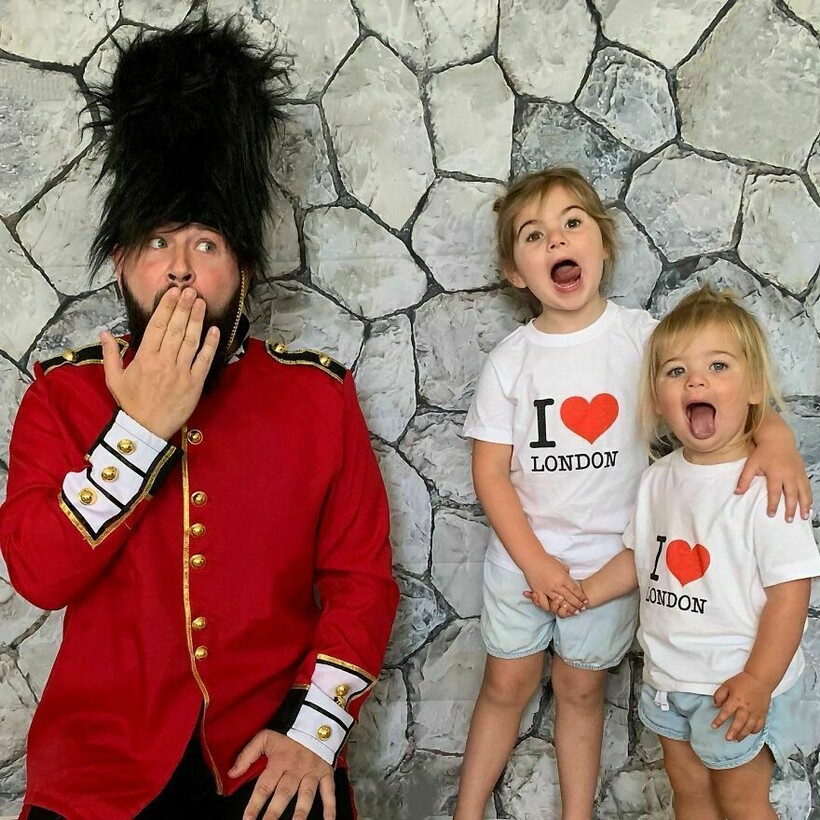 Блог - 15 фото креативного отца, который устраивает веселые фотодни со своими дочерями 15 фото креативного отца, который устраивает веселые фотодни со своими дочерями