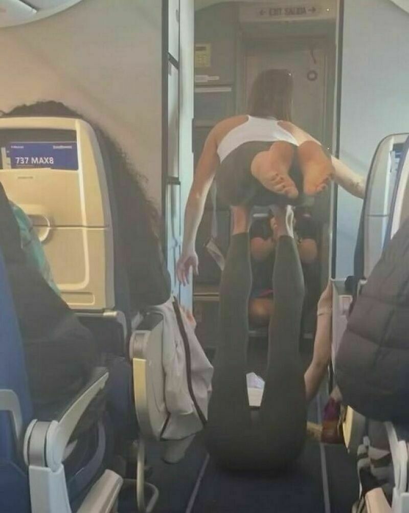 Блог - 15 пассажиров в самолете, которые выведут из себя любого 15 пассажиров в самолете, которые выведут из себя любого