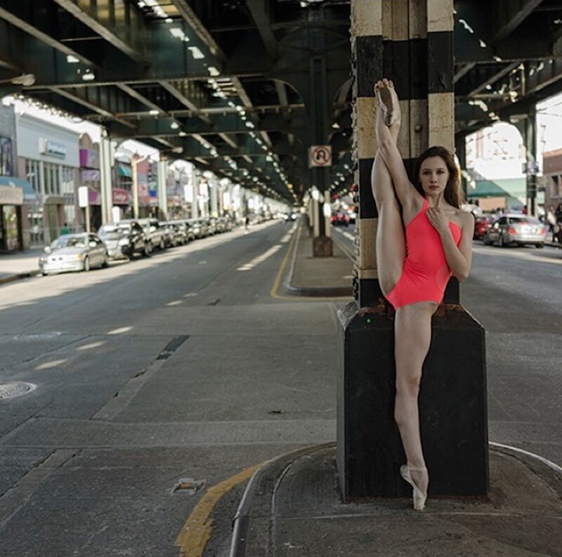 14 снимков фотографа, который 17 лет снимал балерин на улицах городов