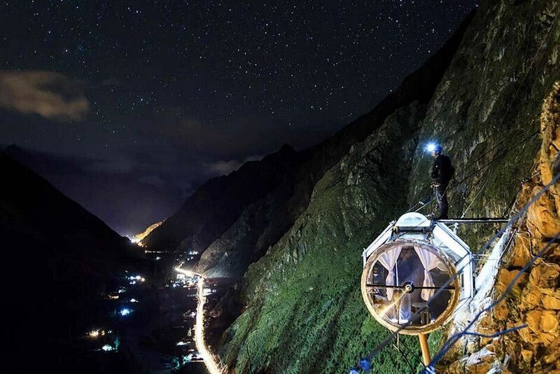 14 фото уникального отеля, который подвешен в горах