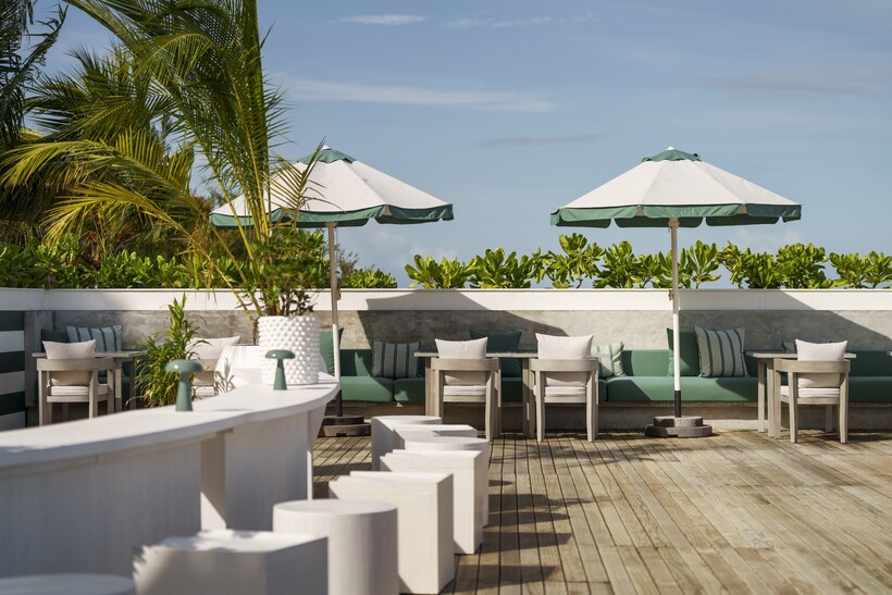 Где закаты вкуснее коктейлей: открылся обновлённый Nautilus Bar в Sun Siyam Vilu Reef