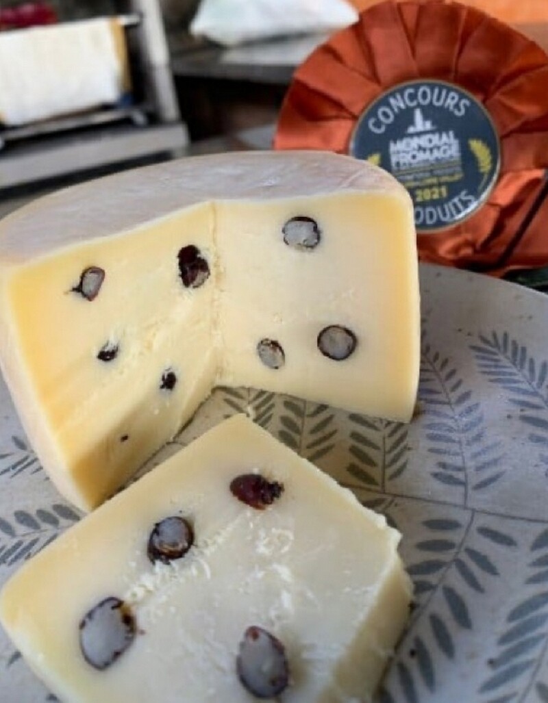 В Бразилии сыр с муравьями стал хитом